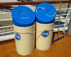 Guests have clear, paired options for the separation of waste and recycling. 